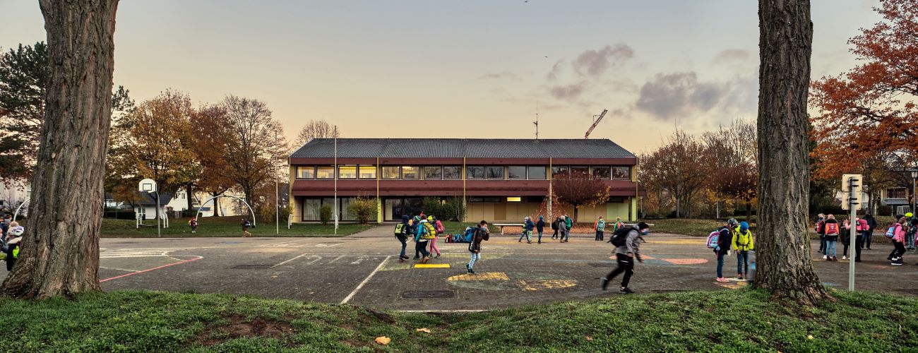 Grundschule Bischweier mit Kinder